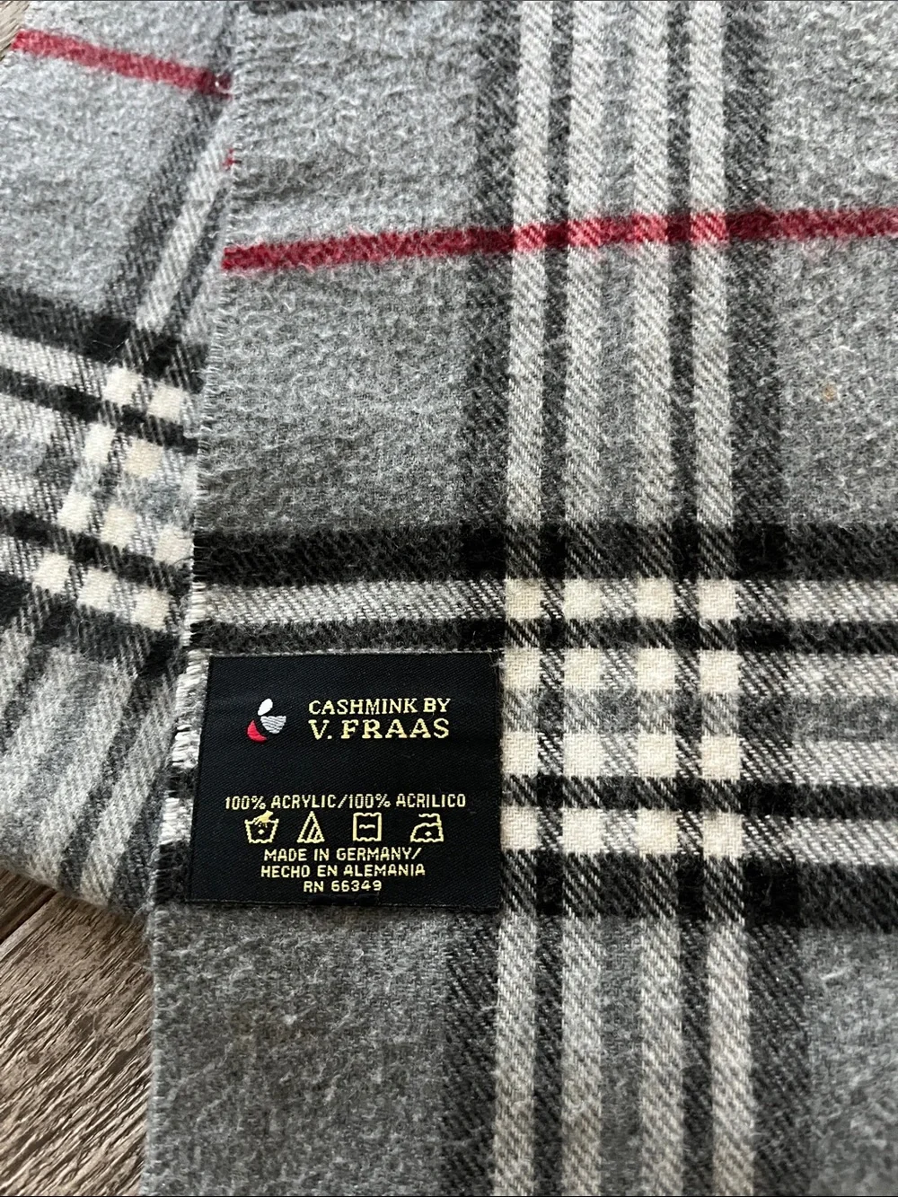 V. FRAAS Grey Plaid Wool Scarf